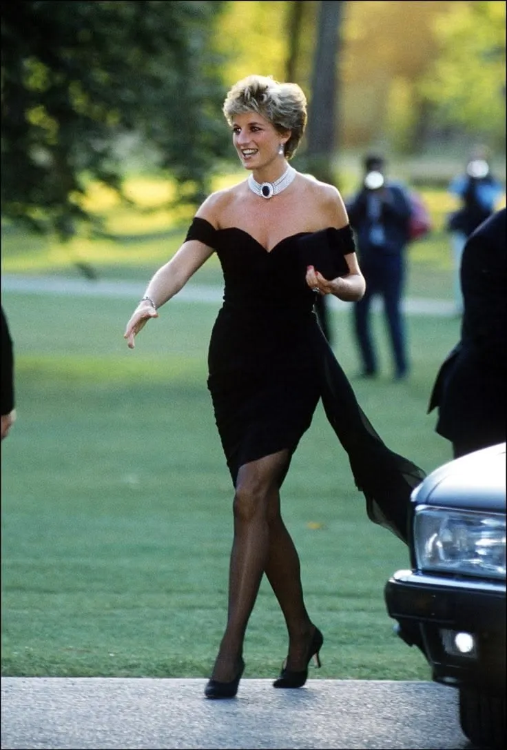 15 Stunning Princess Diana Looks That Still Inspire Fashion Today