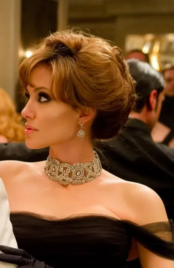 Angelina Jolie in The Tourist - Hair and make up inspiration Angelina Jolie in The Tourist - Hair and make up inspiration