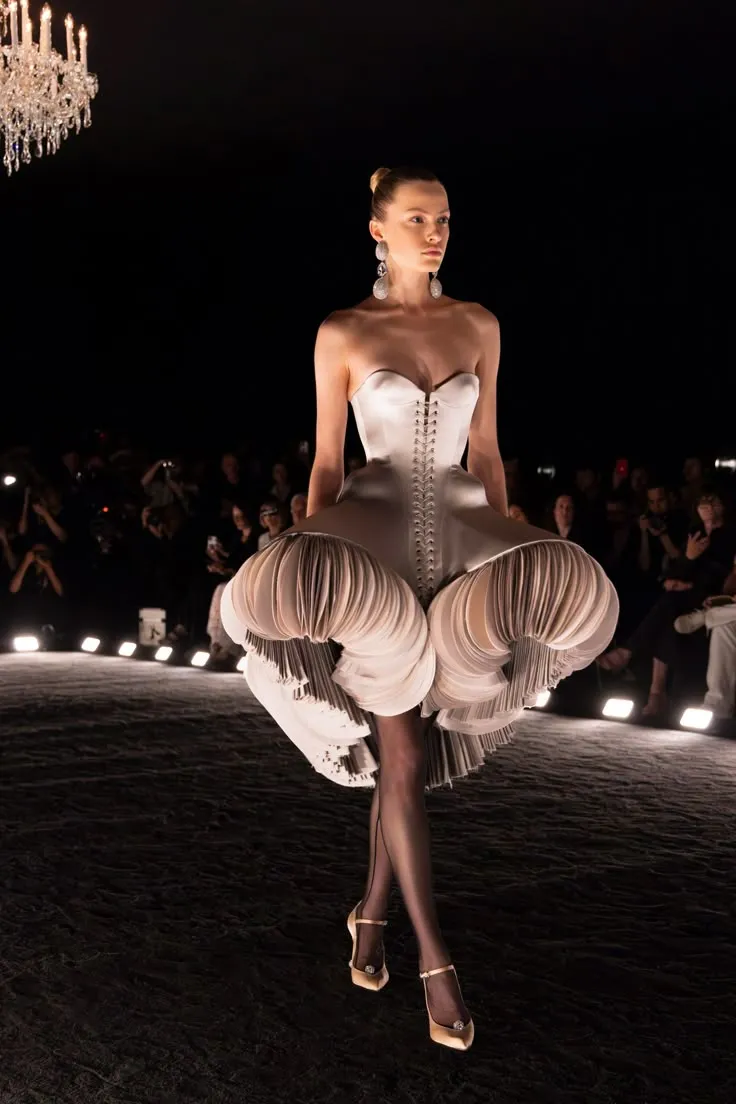 Schiaparelli Fall 2024 Couture Collection Schiaparelli Fall 2024 Couture Collection
