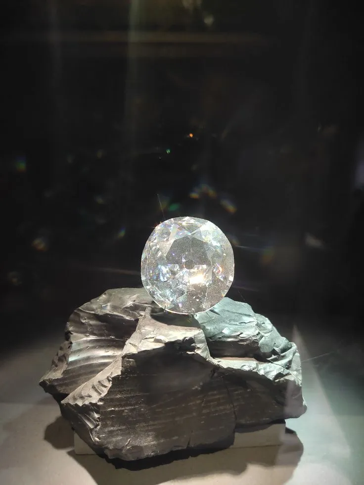 kohinoor gemstone✨ (1) kohinoor gemstone✨ (1)