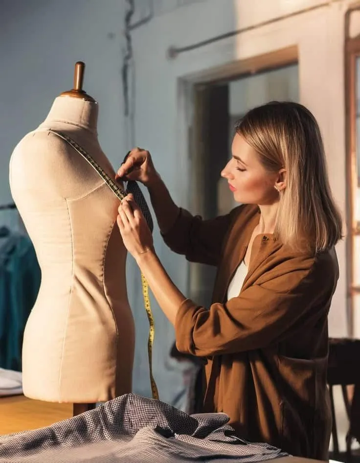 Your Best Style Awaits_ Online Personal Stylist!